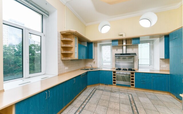 Palace of Sport Apartment