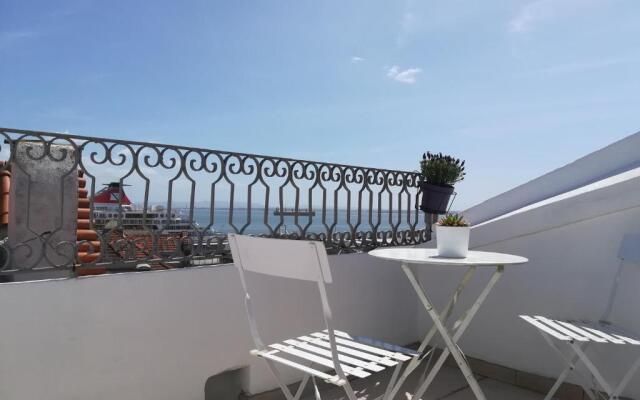 Little River View Triplex in Alfama