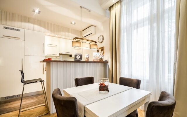 Magas 5 Apartment