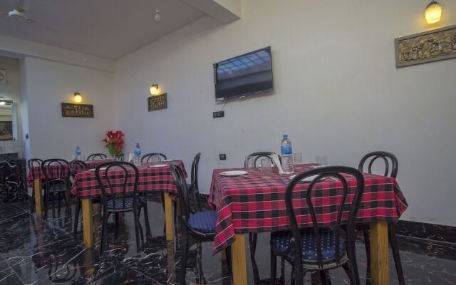 OYO 23353 Hidden Gem Residency