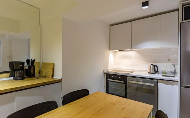 Flat 5 Min to Taksim With Backyard in Cihangir