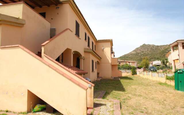 San Teodoro Lu Fraili Apartments