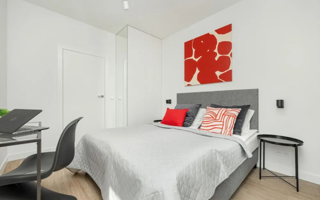 Cozy City Apartment by Renters Prestige