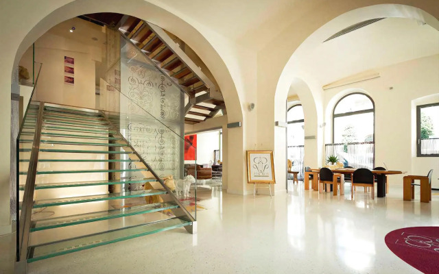 Hotel Vis a Vis