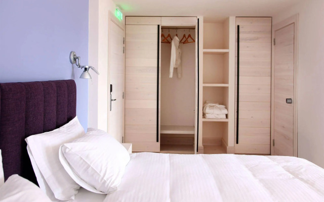 Seleni Suites
