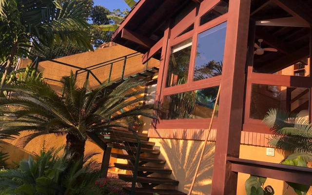 Mansão na costa com vista para o mar