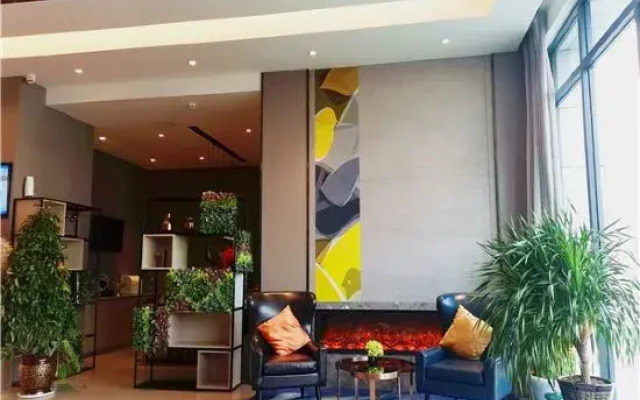 Homeinn Selected Hotel (Lvliang Binhe South Donglu)