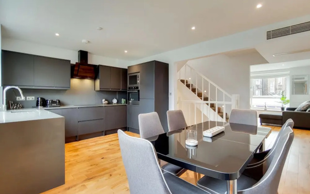 Stunning 4 Bed & 4 Bath House- Hyde Park