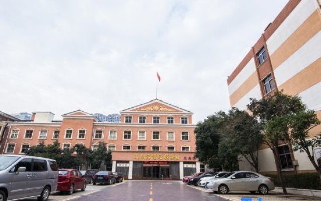 Xinxiang Jiuzhou Hotel (Railway Station Pangdonglai Plaza)