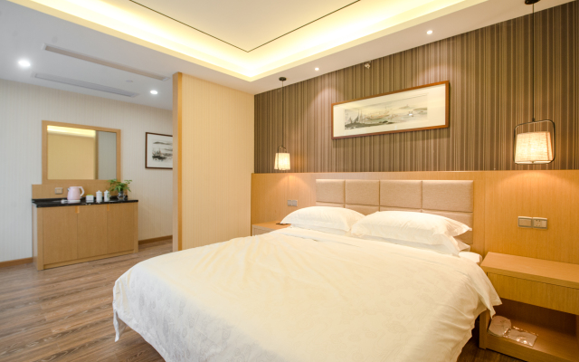 Tongxiang Jiayue Hotel
