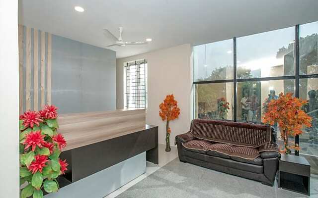 Super OYO Capital O 3 Square Near Sri Amruth Chithra Mandira