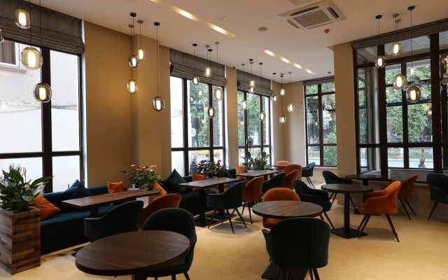 LETO Boutique Hotel