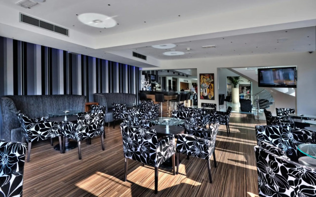 Livadhiotis City Hotel