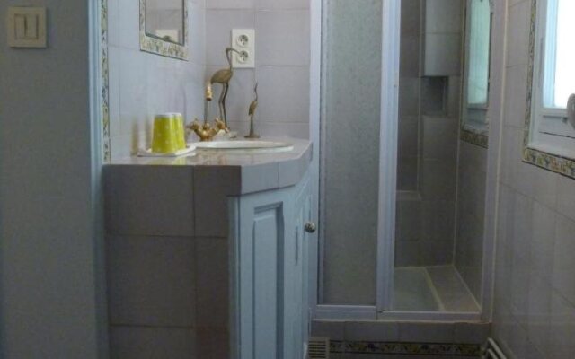 Bed And Breakfast Charonne 2