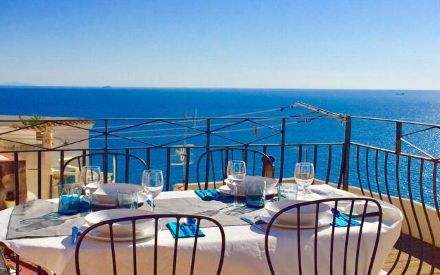 Rooftop flat in Amalfi