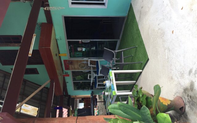 Pakmeng Beach Resort