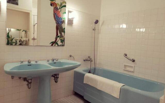 Aux Portes du Château