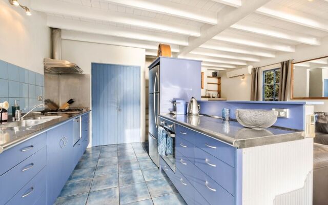 Sunny Lakeview Villa