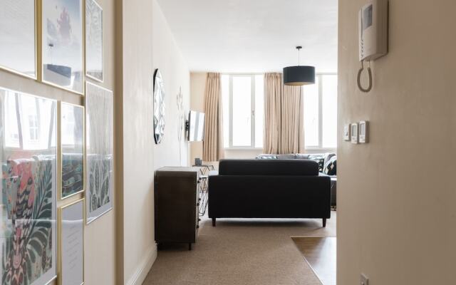 The Broadmead Jungle - Lovely & Central 3BDR Apartments	