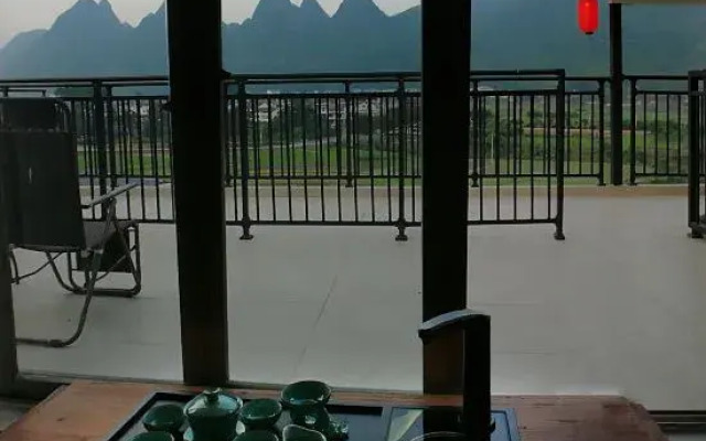 Xingyi Mountain Breeze Inn