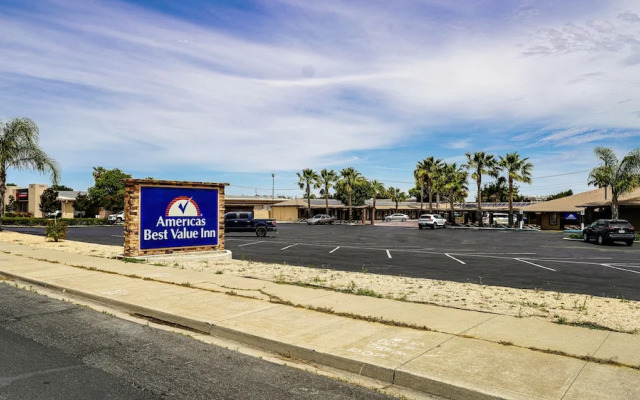 Holiday Lodge Motel Antioch