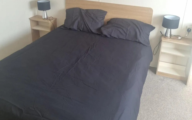Trecco Bay Porthcawl 2-bed Caravan, Sleeps 6
