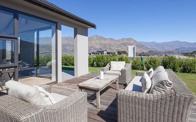 Bull Ridge Retreat - Sleeps 8 - Hot Tub
