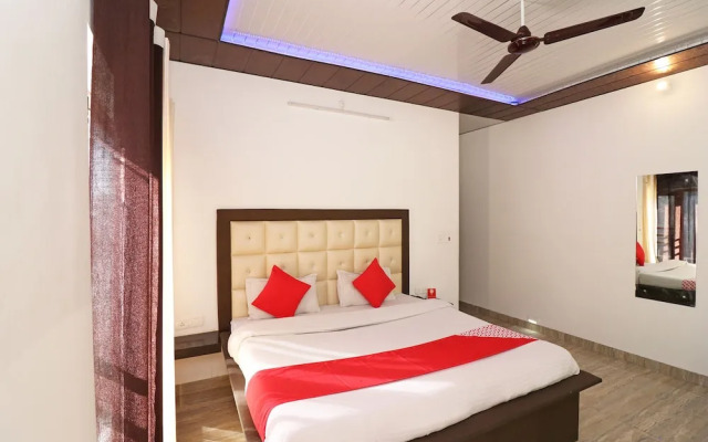 OYO 24137 Hotel Himalayan Village