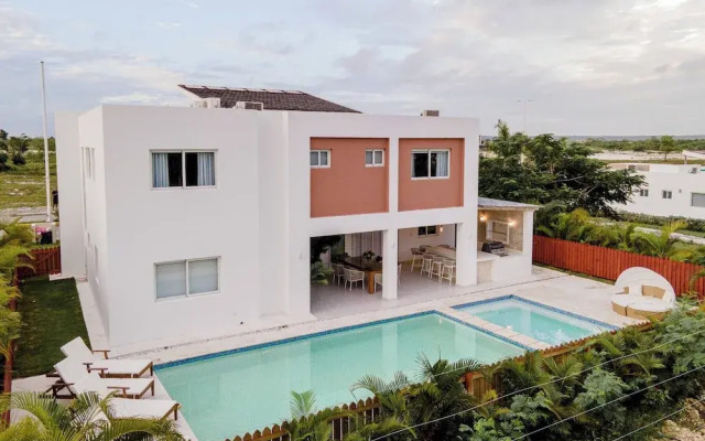 A Tropical Oasis In Vista Cana