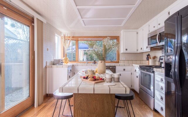 Marigold by Avantstay Warm & Stylish Home in Wine Country w/ Pool