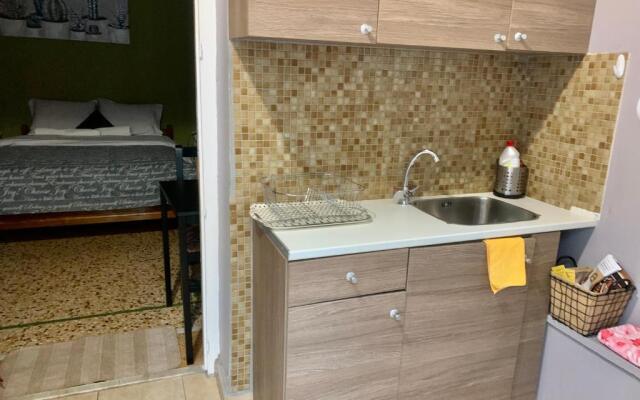 Studio close to Train Station