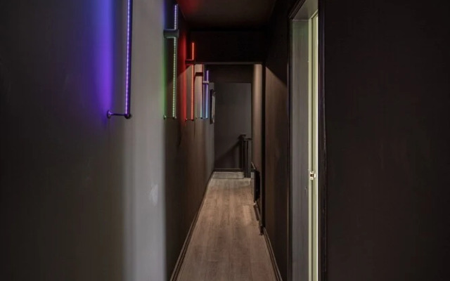 Town View Apartment by Sasco