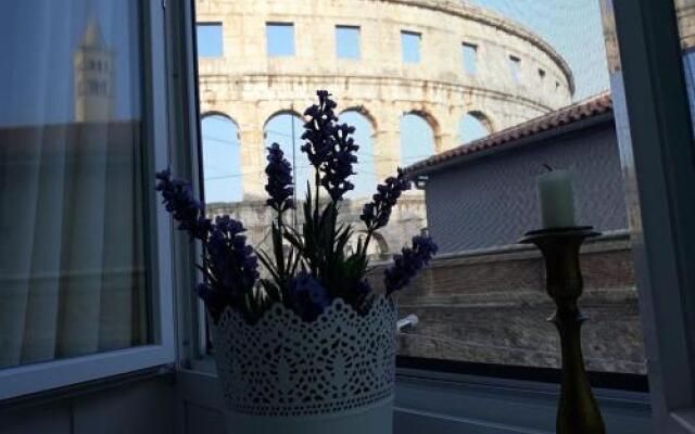 Amphitheatre Premium Apartment with Seaview