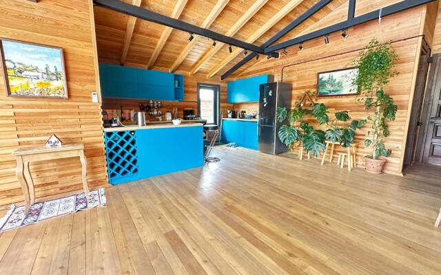 Eco Saguramo Chalet