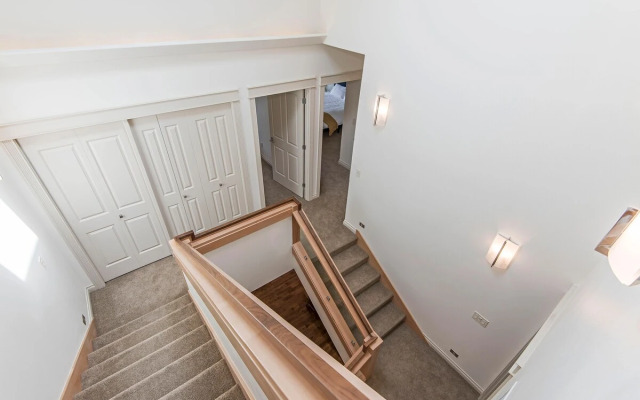 Rooftop Deck Walk to River Downtown Fire pit