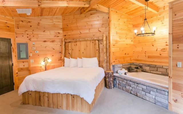Pine Cove Lodging