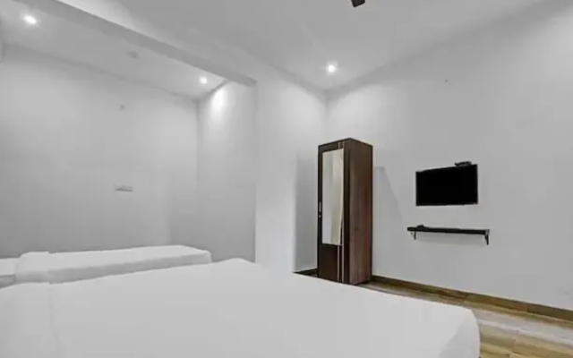 Fabhotel Dream Inn I