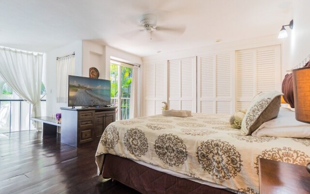 Royal Palms 5 2 Bedroom Condo by RedAwning