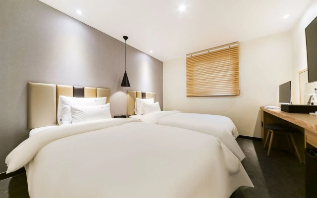 Pohang Daejamdong Togenheart Hotel