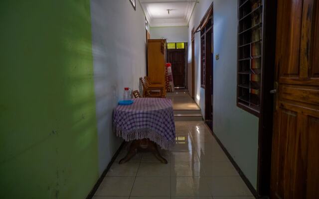 OYO 93069 Penginapan Sumber Rizki