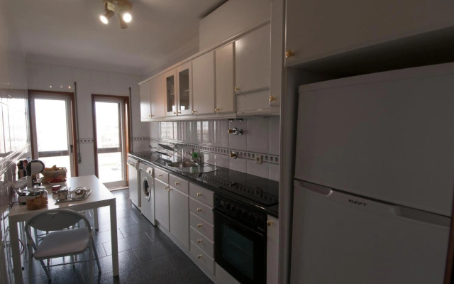 Cozy Beach Front with Rooftop