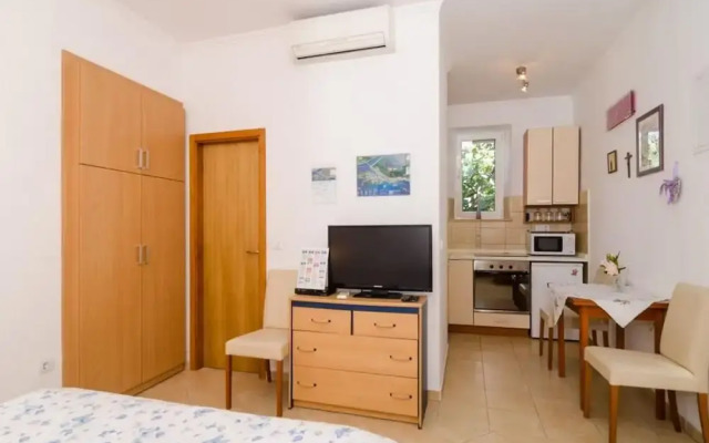 Apartments and Room Frane - Studio With Terrace