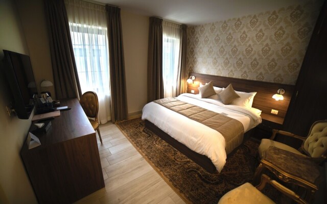 Khan Khediwe Hotel