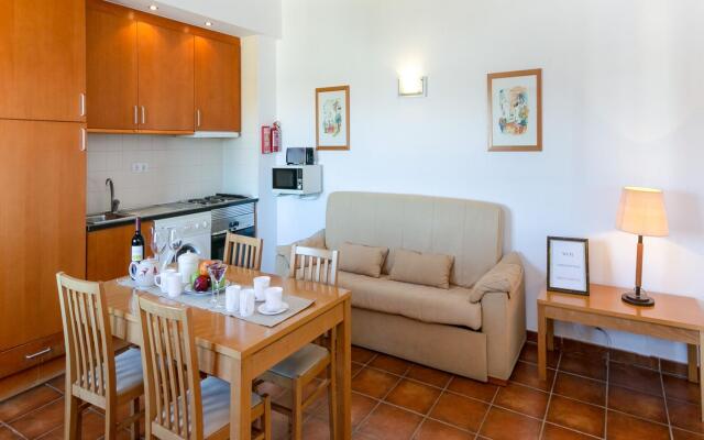 A22 - Mountain View & Seabreeze Apartment