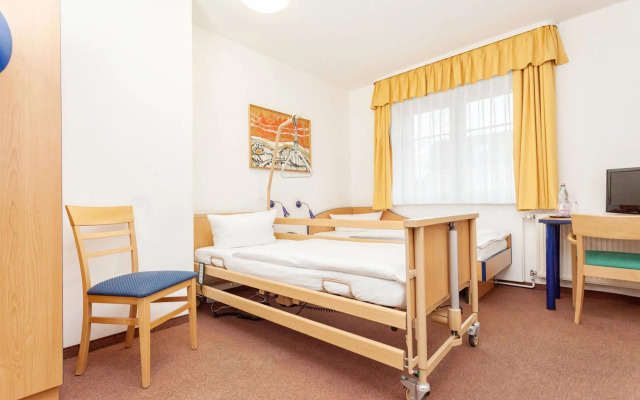 Hotel Mit-Mensch