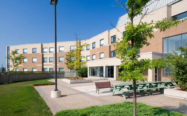 Residence & Conference Centre - King City