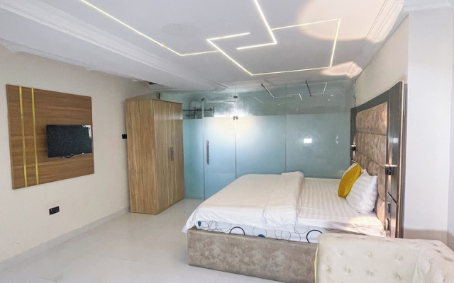 Oasis hotel and suites