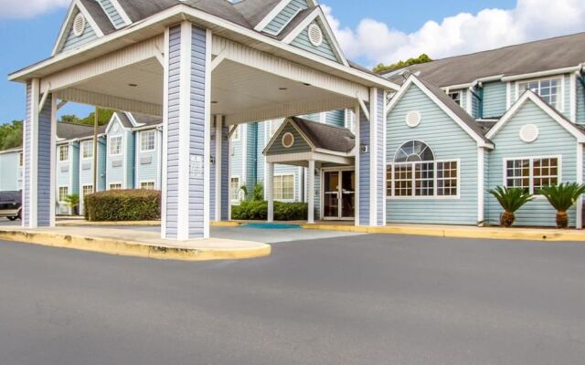 Econo Lodge Tillmans Corner