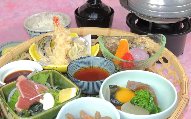 Nakatsukeikoku Yunomori