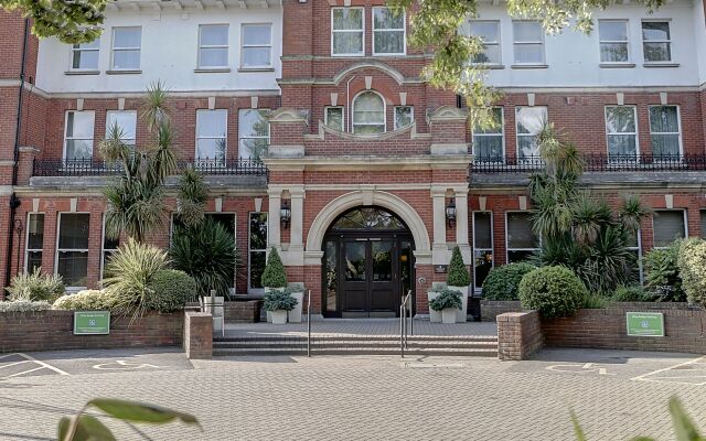 Holiday Inn Farnborough by IHG
